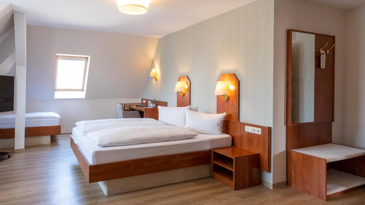 Hotel Am Uenglinger Tor Stendal Esterno foto