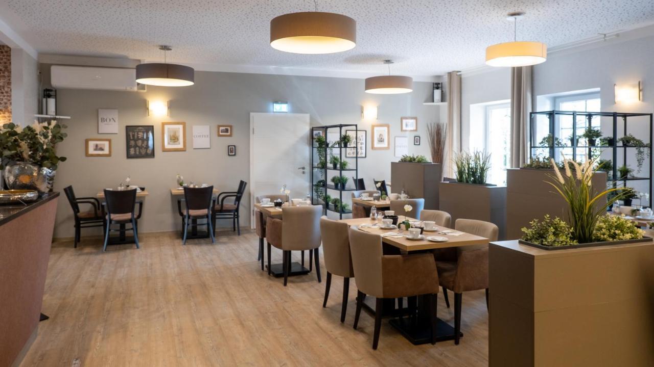Hotel Am Uenglinger Tor Stendal Esterno foto
